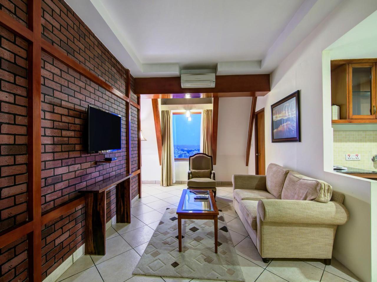 Sai Vishram Business Hotel Bangalore Exterior photo